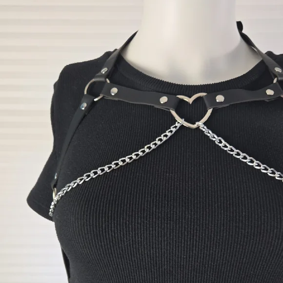 New! Heart Themed Black Harness Bra Chain Festival Rave Goth Adjustable - Picture 8 of 9